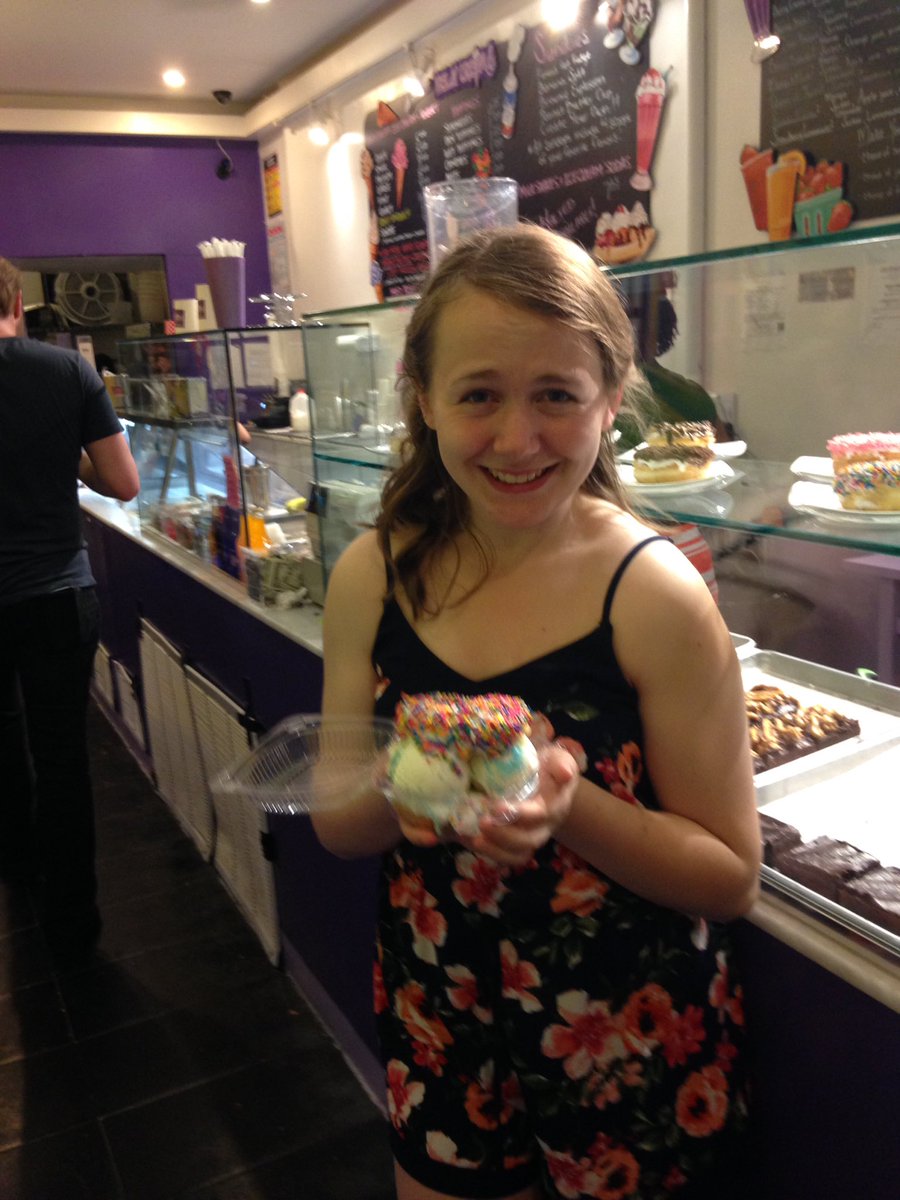 MariaLDAmbrosio's tweet photo. One year ago I visited the Met, performed in my first Carnegie Hall concert, and subsequently consumed a donut ice cream sandwich. https://t.co/nv75dBZ1T8