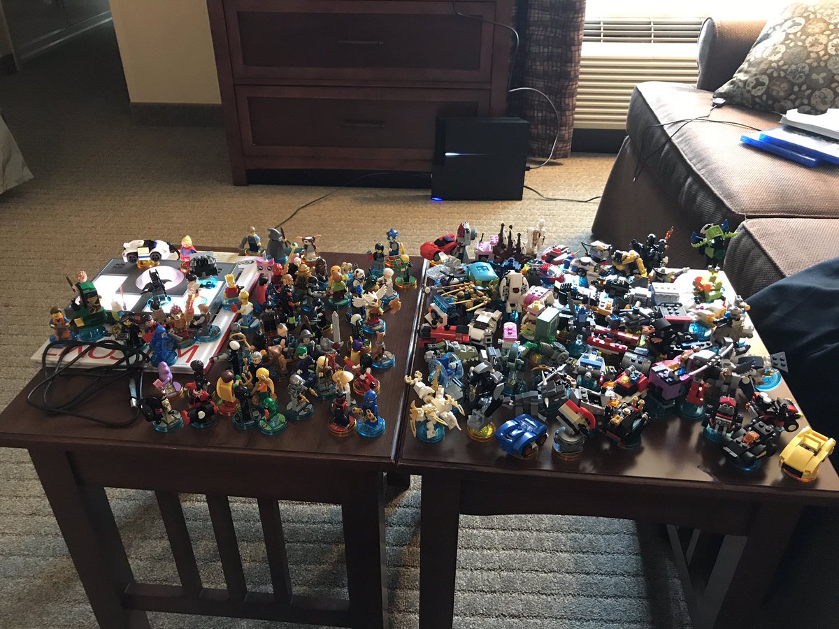 gavinfinity's tweet photo. @LEGODimensions can you make my business trip packing easier?  Very tough to bring every character to the hotel. https://t.co/KHp1gkbyW2