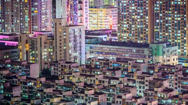 Cynthiapoet's tweet image. The hidden way cities affect your mood bbc.in/2sNEUb9 #psychology