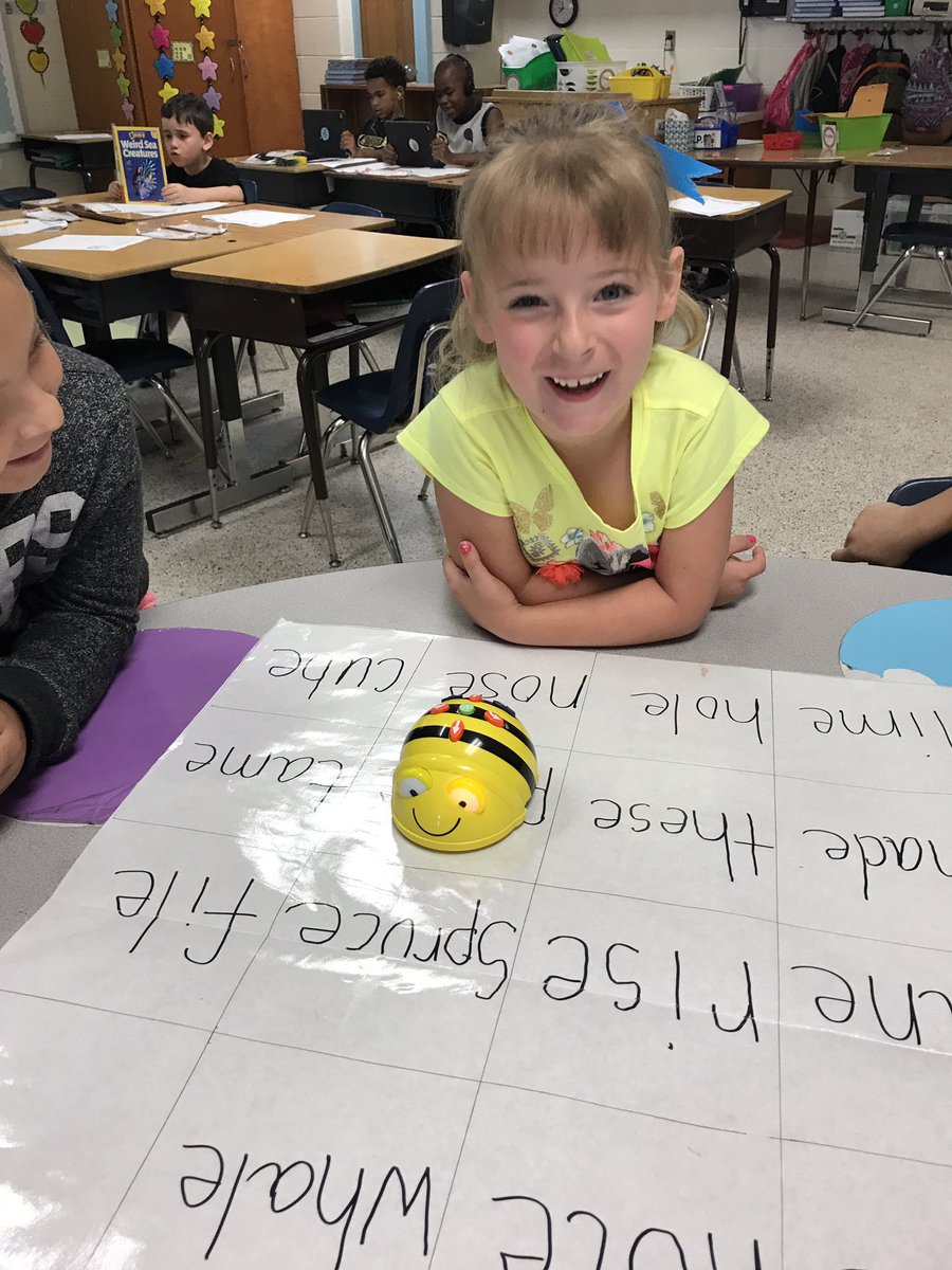 First graders enjoying word study w BeeBots 🐝 @PointOViewES #POVpride