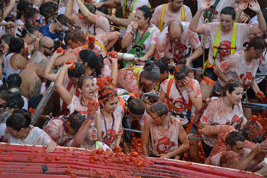 hoyunclick's tweet photo. Buños partidario de que el Patrimonio Musical y “La Tomatina” sean declarados Patrimonio… https://t.co/ImGElKCzDF https://t.co/9uMqJXq5EK