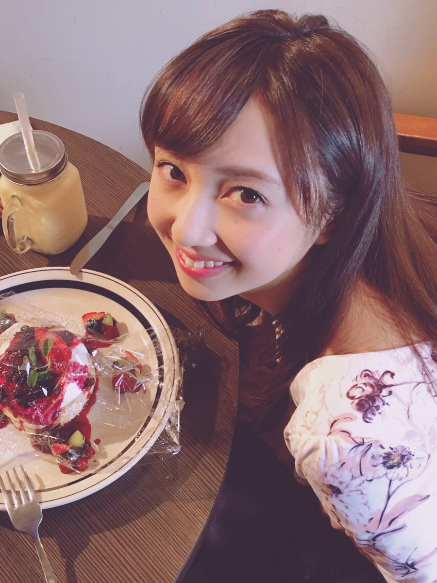 小宮有紗official 今流行りの 彼女とデートなう にどうぞ笑 パンケーキデートどうですか これは結構前のスカッとジャパンの時の写真 ふふふ