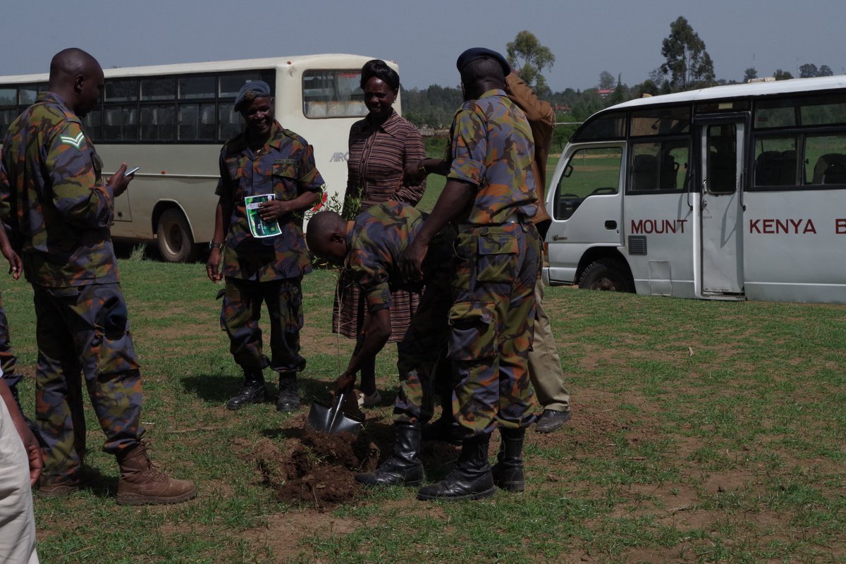 BATUKOfficial's tweet photo. >1000 trees planted for #WorldEnvironmentDay2017Ke with @NemaKenya @NanyukiHigh
@kdfinfo @KenyaRedCross @KenyaScouts @mkewp #JamboBATUK https://t.co/ASEOFgRbV6