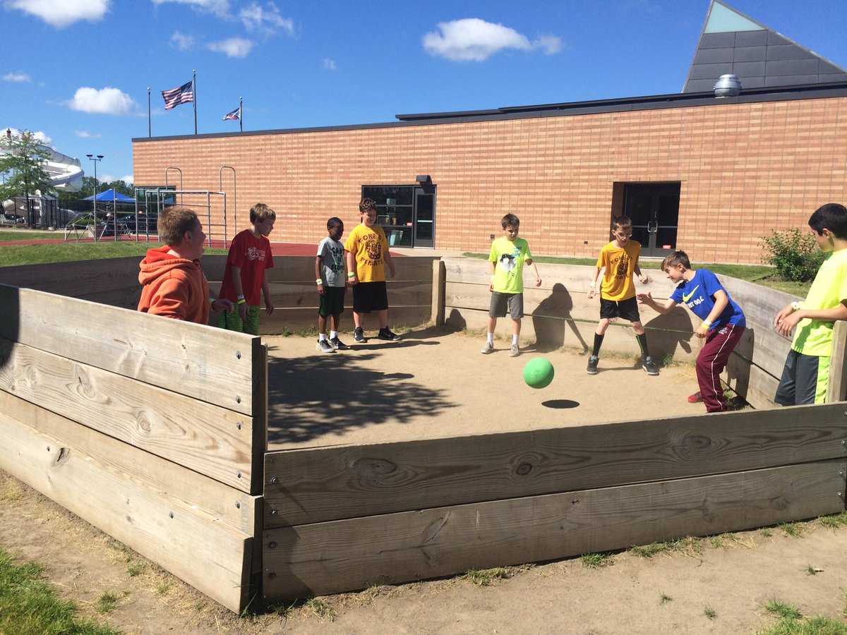 CarlaaveryCarla's tweet photo. @ForestPrincipal Gaga ball, rock wall, and basketball What an amazing time at the YMCA https://t.co/fXG6wG6dFy