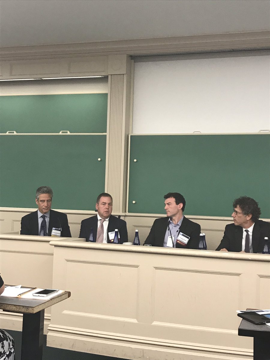 BrianSchwagerl's tweet photo. What makes a great Corp HQ? Experts explain @CoreNetGlobalNY #CoreNetERS2017 #placesmatter #CRE #RealEstate https://t.co/03k0kilJP4