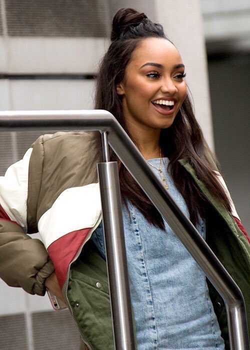 SwiftiesMelb's tweet photo. #LeighLoveDay #LeighAnnePinnock #LeighAnneBDay ❤❤❤❤ BEAUTIFUL INSIDE AND OUT https://t.co/fNb5eigJ5o
