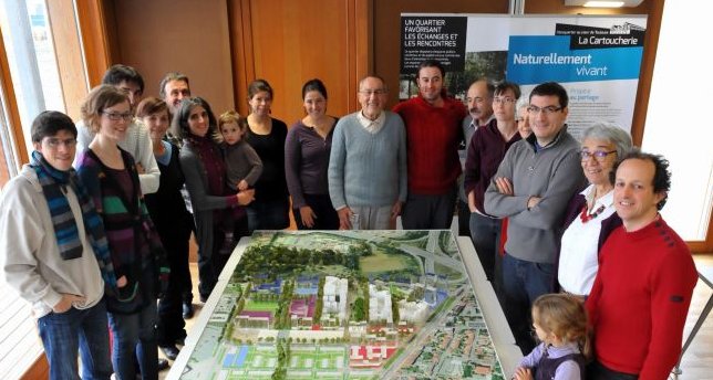 SuperCite's tweet photo. Ds les petites annonces de l'#Expoville, un visiteur ns parle d'#Abricoop, une coopérative d'habitants à #Toulouse ! https://t.co/I8xrMzDfXS https://t.co/GF3FqTsnEb