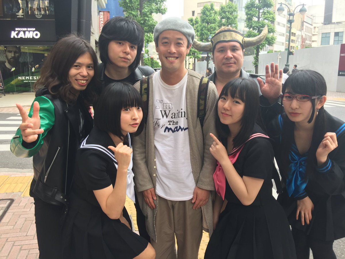 Yatsuiichiro's tweet image. やついフェスの打ち合わせ。タイテの確認作業も270組もいるので大変。スタッフさんに敬礼。今年の歌合戦を考えてたら面白過ぎてワクワクした。絶対面白いじゃん。遊びに来てね！ yatsui-fes.com #やついフェス