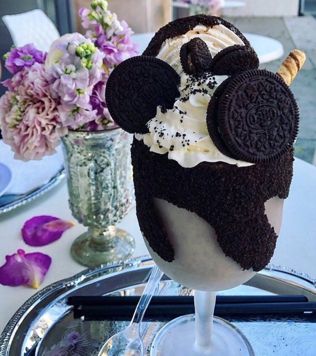 LiliBosse1's tweet photo. A Milk Shake like no other! @lemervetty French Patisserie on North Canon Dr. serves the Best! Get 1, then Walk With The Mayor @LoveBevHills https://t.co/WwXTlEJhSD