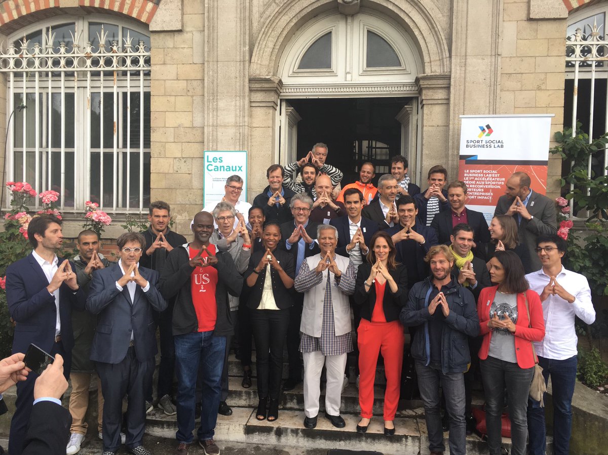 Les_Canaux's tweet image. Le Pr Yunus nous fait l'honneur de sa présence pr l'inauguration du Sport Social Business Lab #socent #paris #firstprom @Yunus_Centre
