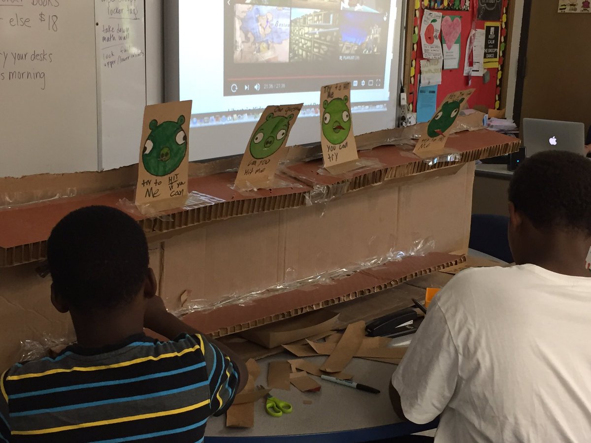 ManciniJen's tweet photo. @The_Vanntastics are ready for @SerenaHills_161's Cardboard Challenge! https://t.co/S1PaKPNh7E