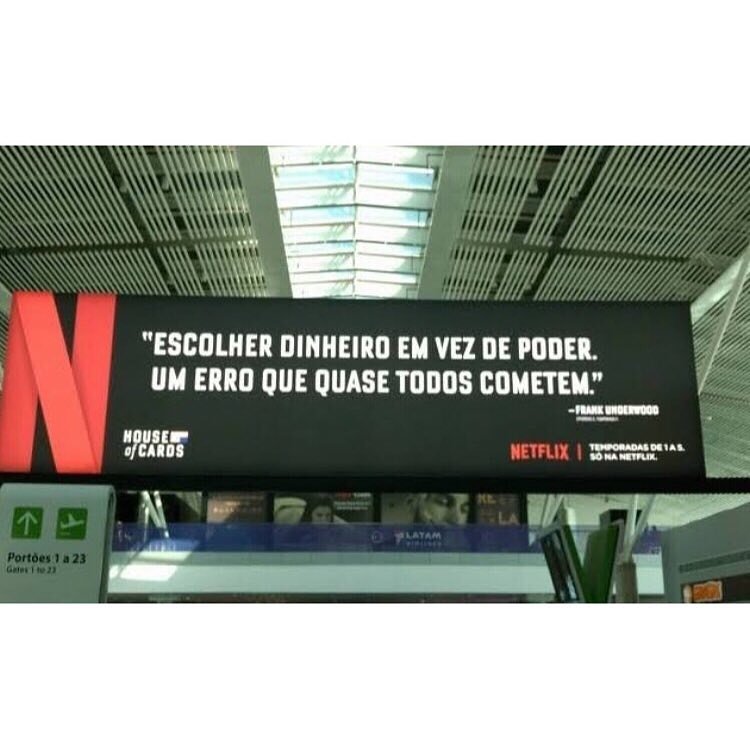 Ladynewsbr's tweet photo. O Outdoor que promove a 5° temporada de "House of Cards" não tem o intuito de provocar os… https://t.co/7FCaR0xrvH #Netflix #houseofcards https://t.co/cojFqcIwjt