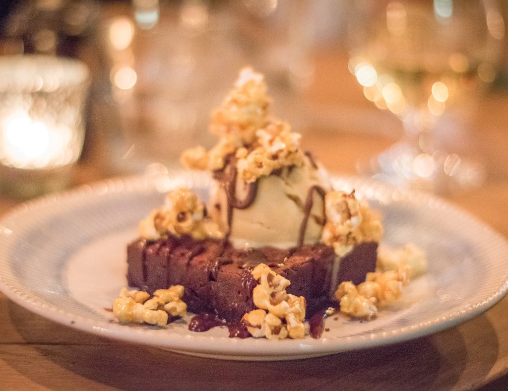 _GetInMyBelly_'s tweet photo. The 'Epic Brownie' from @jamiesitaliansa by @jamieoliver and @chef_shane_ #getinmybelly #delicious #foodie #foodporn #foodblog #blogger #eat https://t.co/DeoCsxjxGT