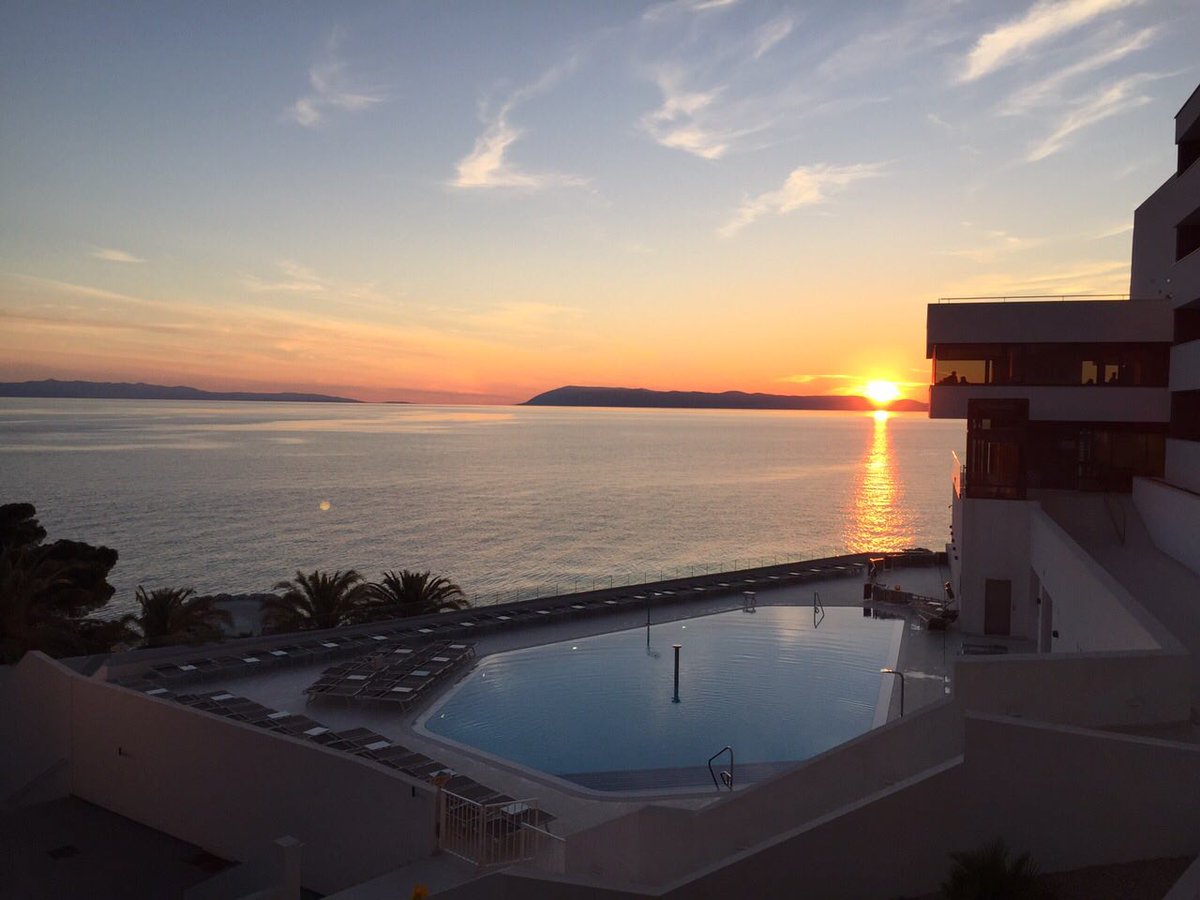 MedoraHotels's tweet image. This must be a #dream😴💤Don’t  wake me up!!! medorahotels.com/en/experience-… … #PerfectHoliday #DreamHoliday #BeachHotel #Sea #Pool #PerfectHoliday