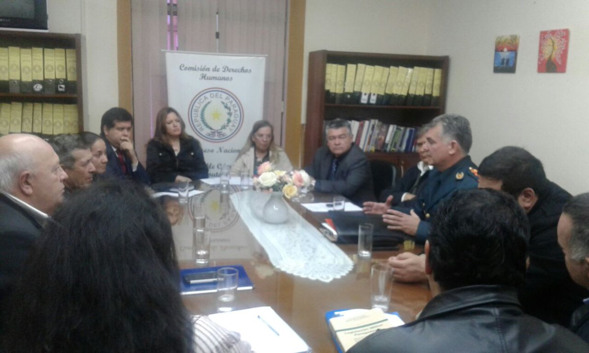 Radiocamarapy's tweet photo. #Ahora Reunión de la #ComDDHH que preside @OLGAdiputada Foto via @lugo_fabio https://t.co/Wfc4H4Ep4n