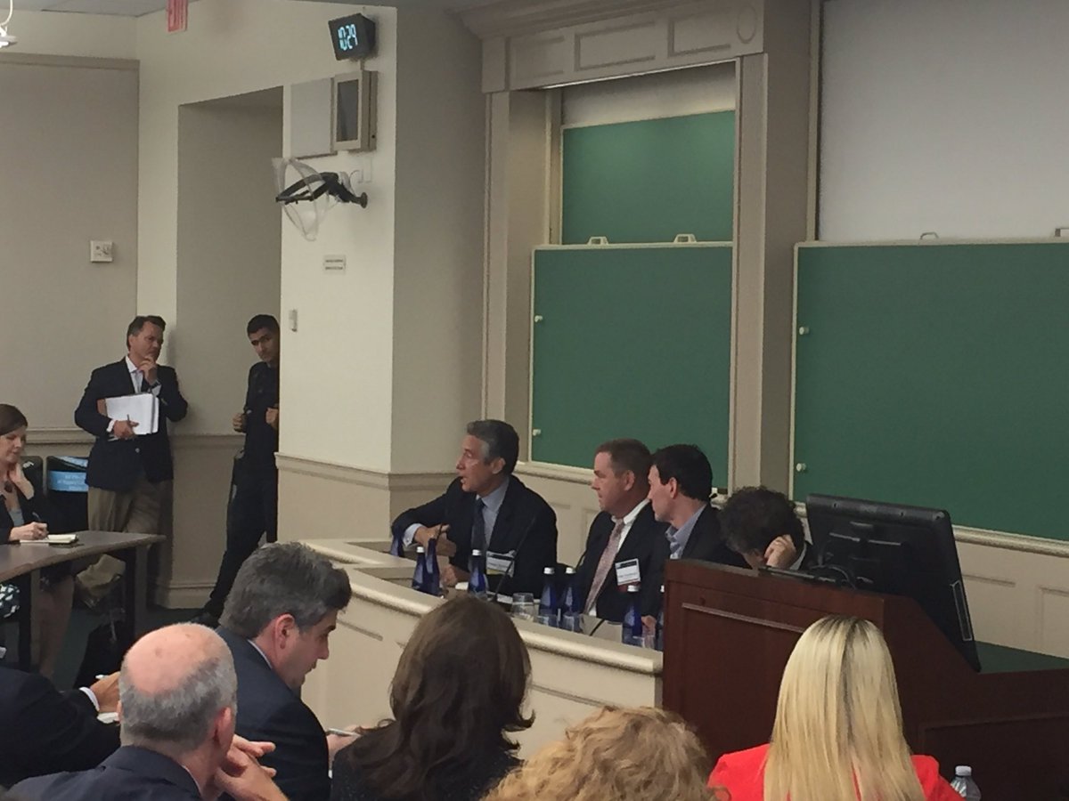 TommyO227's tweet photo. Has the pendulum swung too far in toward open office plan? Great insights by panel w Gensler, GE, Humanyze & Peter Grant #CoreNetERS2017 https://t.co/7yqbDGksBt