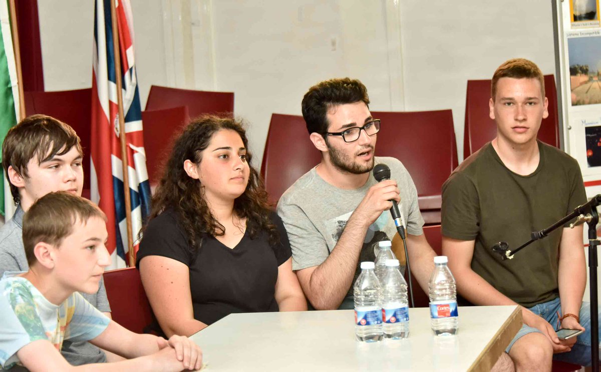 PaidosDenia's tweet image. Presentación de los juegos #SmartMaths  #Erasmusplus por parte del alumnado de los 5 centros socios. @sepiegob