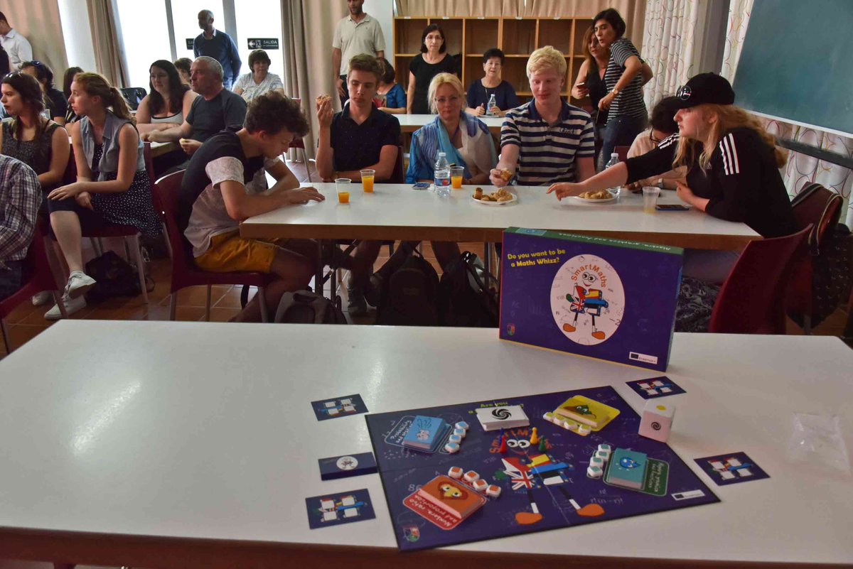 PaidosDenia's tweet image. Presentación de los juegos #SmartMaths  #Erasmusplus por parte del alumnado de los 5 centros socios. @sepiegob
