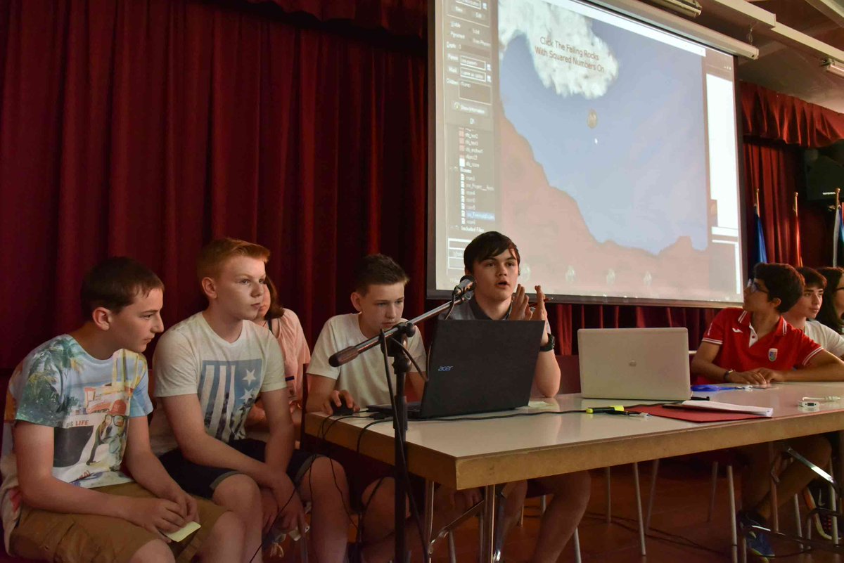 PaidosDenia's tweet image. Presentación de los juegos #SmartMaths  #Erasmusplus por parte del alumnado de los 5 centros socios. @sepiegob