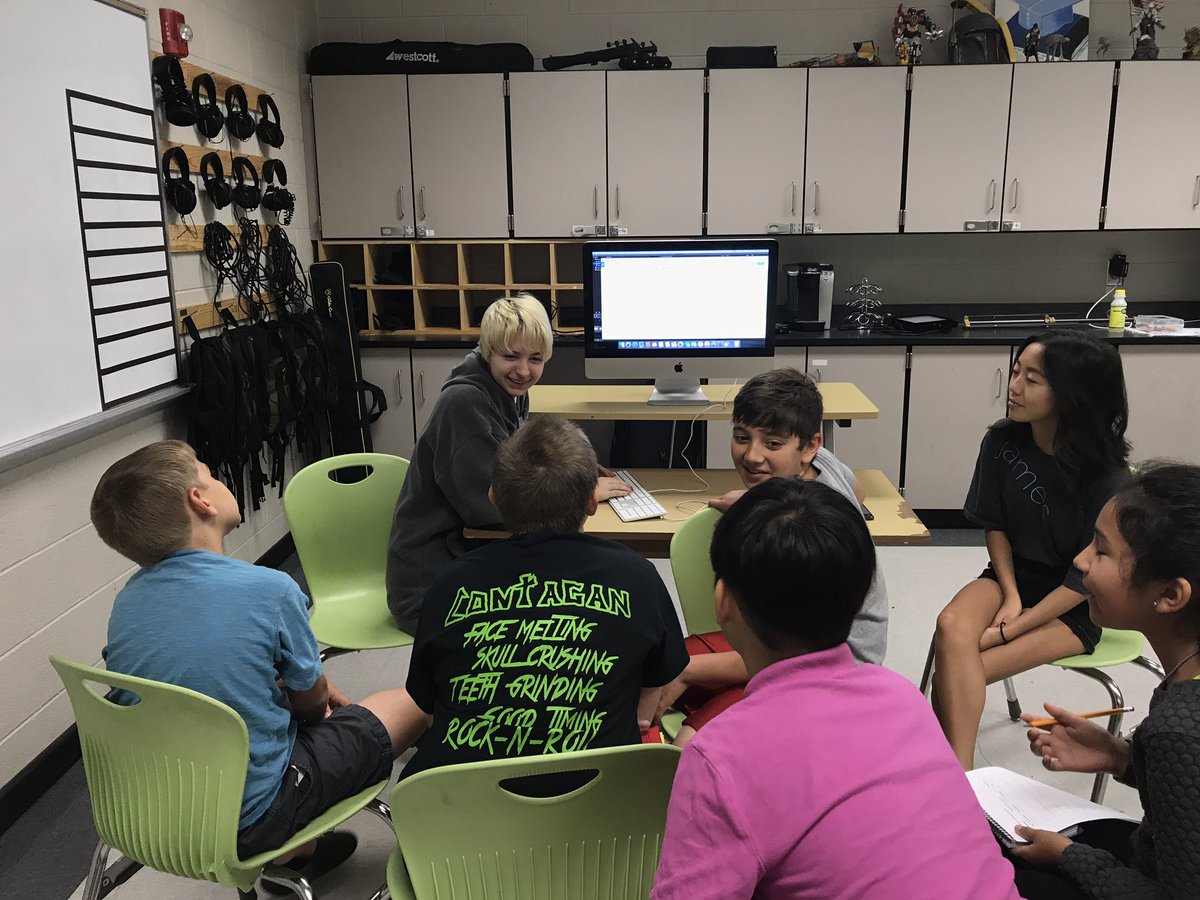 KristiCombs15's tweet photo. JetsPress Film Camp Day 2 #mcslearn #proudtobeajet #JetsPress https://t.co/NZ9GluwCsW