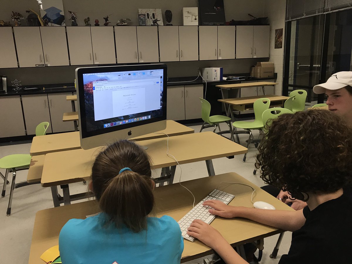 KristiCombs15's tweet photo. JetsPress Film Camp Day 2 #mcslearn #proudtobeajet #JetsPress https://t.co/NZ9GluwCsW