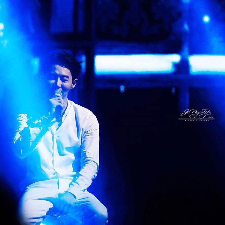jinyzip_upload's tweet photo. 무대 위 오빠 안녕 https://t.co/Qa5l4WInYr