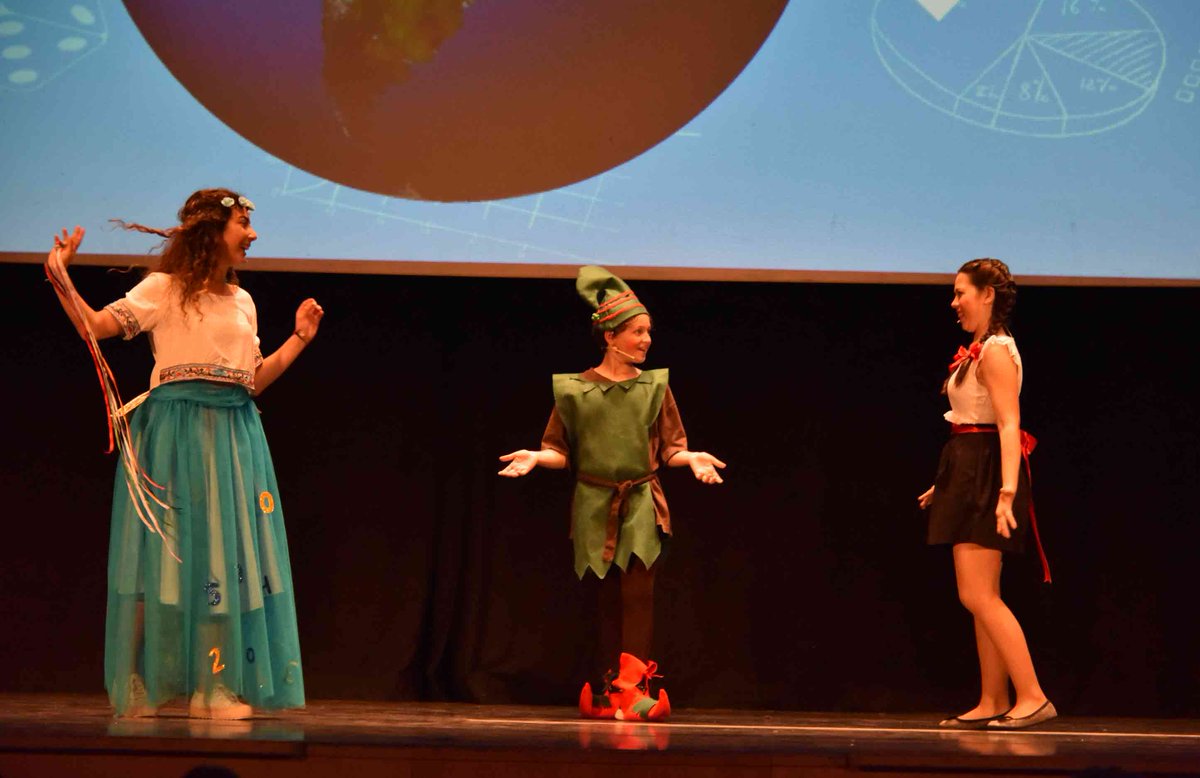 PaidosDenia's tweet image. Espectacular teatro escrito e interpretado por los alumnos de los colegios socios #SmartMaths #Erasmusplus @sepiegob