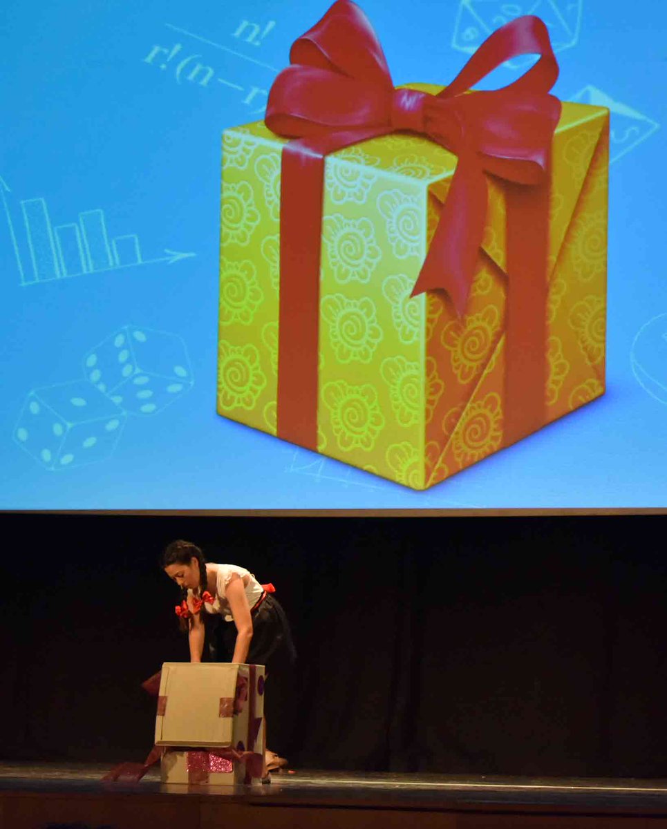 PaidosDenia's tweet image. Espectacular teatro escrito e interpretado por los alumnos de los colegios socios #SmartMaths #Erasmusplus @sepiegob