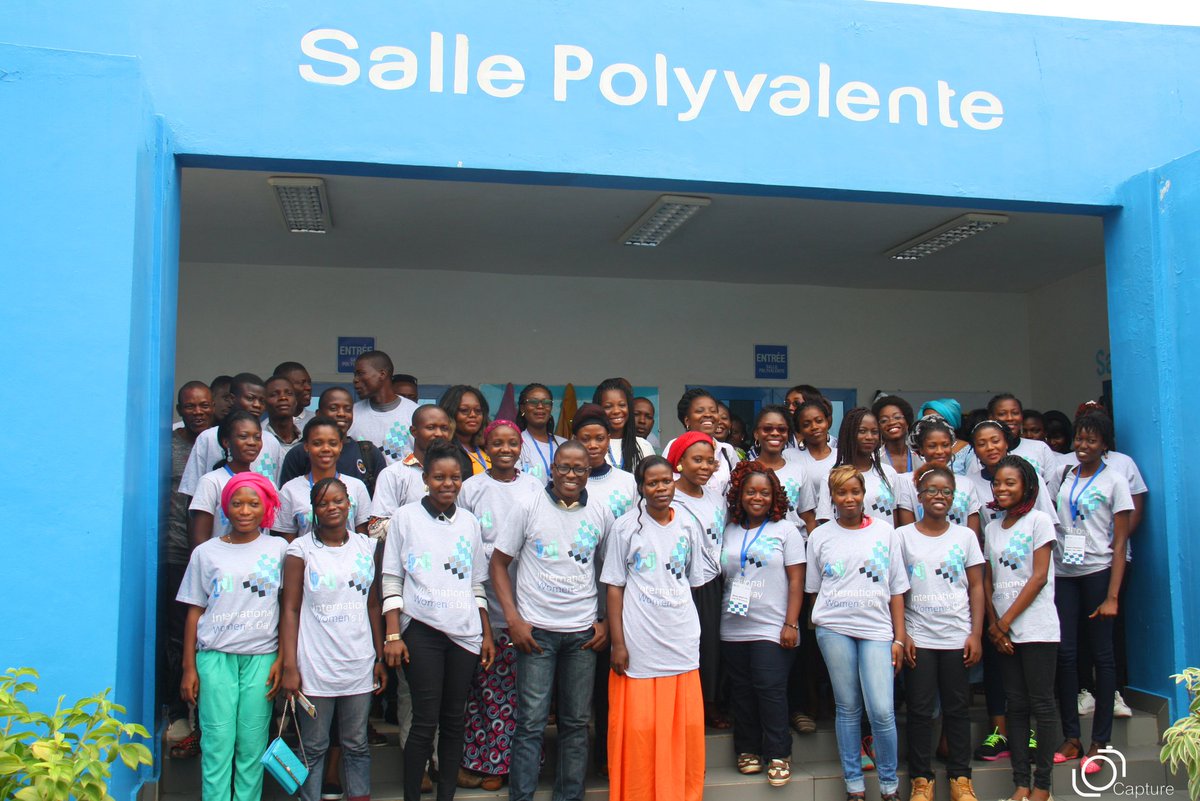 capture_229's tweet photo. #femticdev #captured by @capture_229 avec @niwajublog @MicretteT @femticdev @Aigleroyal229 @sessimeofficiel #capture229 #wasexo #Team229 https://t.co/G185Wi2oKS