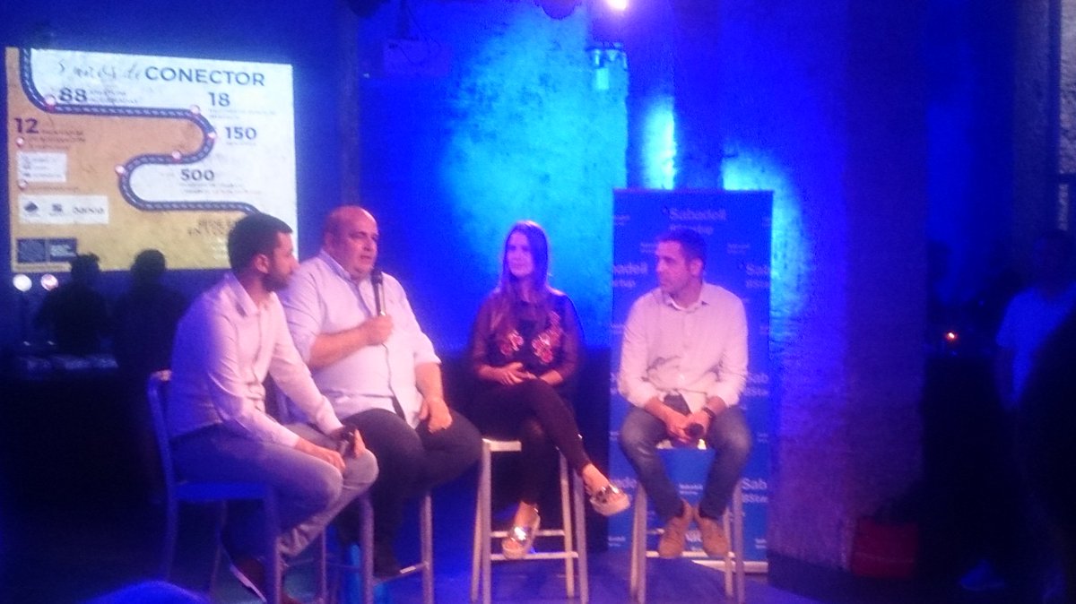 JosepCarmona's tweet photo. En #FirsTuesday @car_serradell cuenta su experiencia en @inveslar #RealEstate #Inmobiliaria #Crowdfunding https://t.co/0GIMFNpQm0