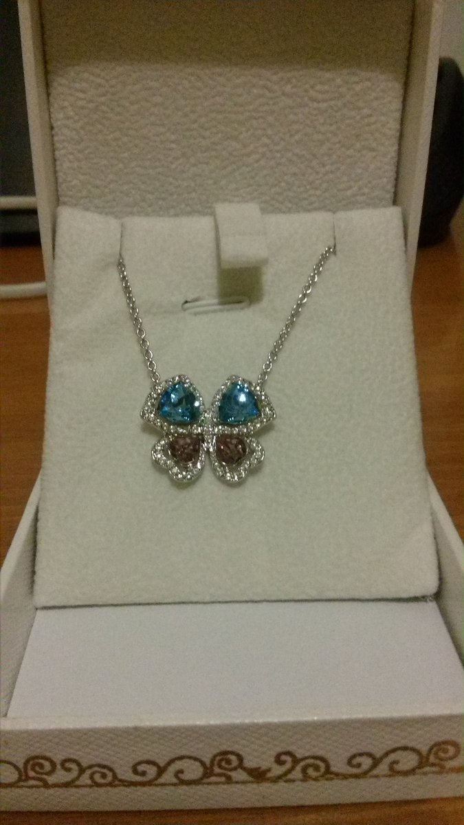 ReviewsAngela's tweet photo. #ladycolour #collana #donna #outfit #bijoux #likeformeplease #top #consumi #farfalla #natura #pinterest #instagram
https://t.co/W6PJVjcGaK https://t.co/QZFH9mW7EW