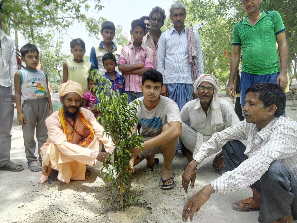 prabhatmisra's tweet photo. Today my son Sushmit, #10CGPA_holder in #CbseResults2017 #Class10, appealed that all #10CGPA_holders should actively help in #EnvProtection. https://t.co/qAw5yJK1Bt