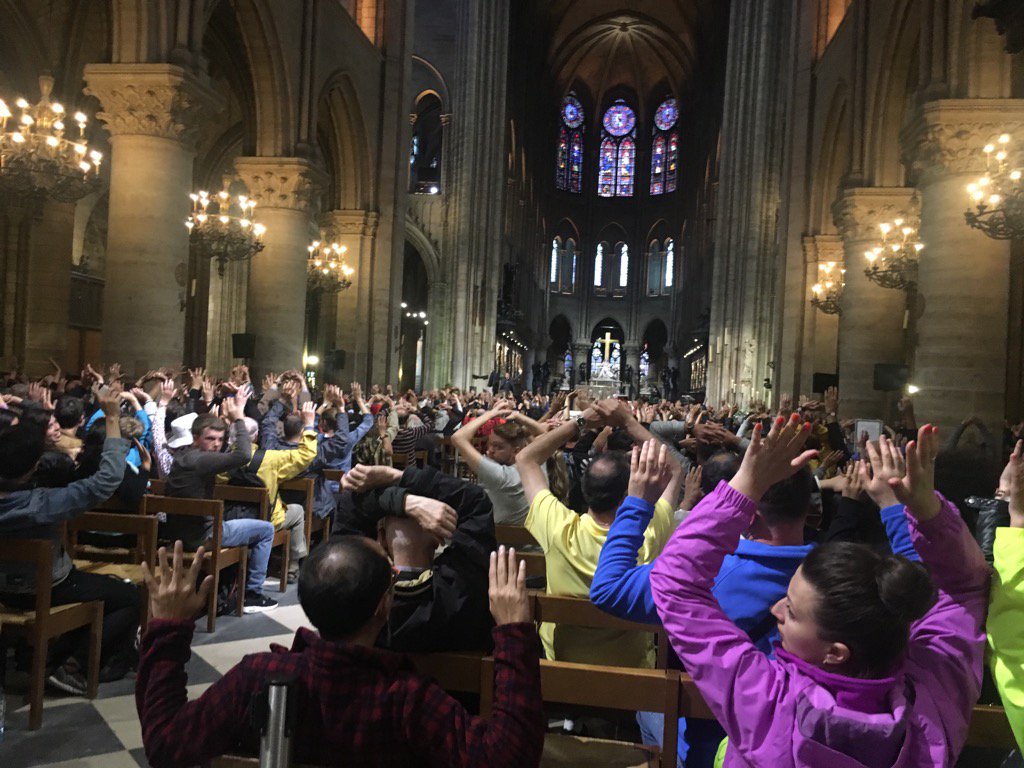 notre dame citas bromas