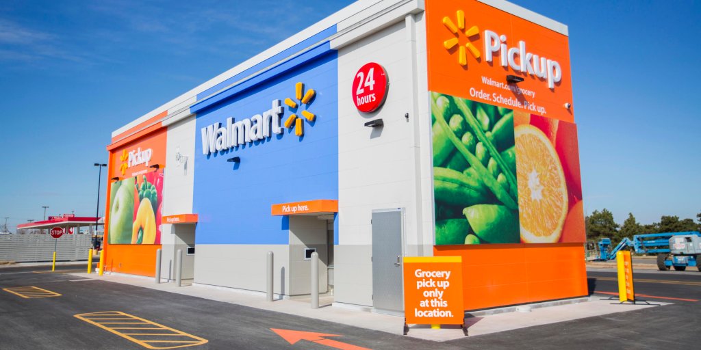BusinessInsider's tweet photo. Walmart built a giant vending machine that retrieves groceries https://t.co/03HXvQmjyX https://t.co/cWLftamFSi