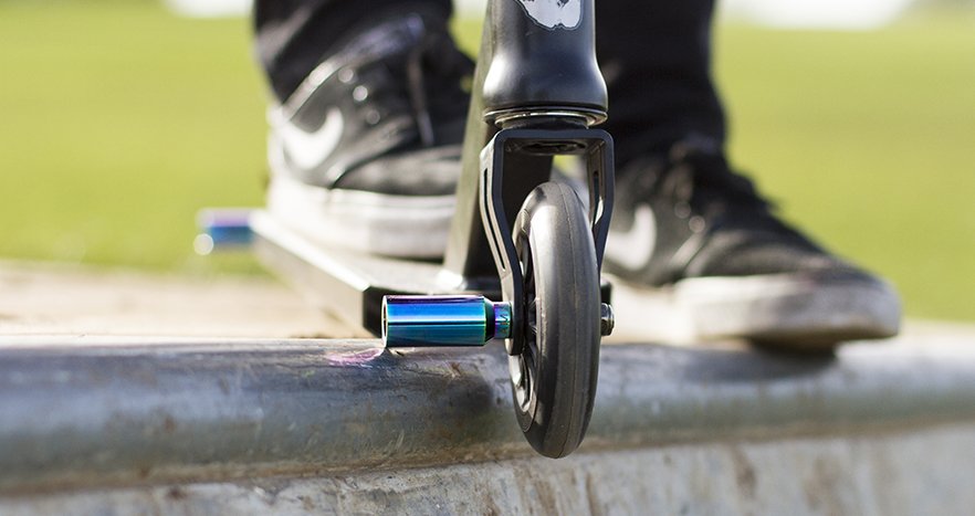 Looking for some sleek looking stunt pegs that perform like a dream? Look no further! tinyurl.com/y8mqc2cd #scooters #stuntpegs