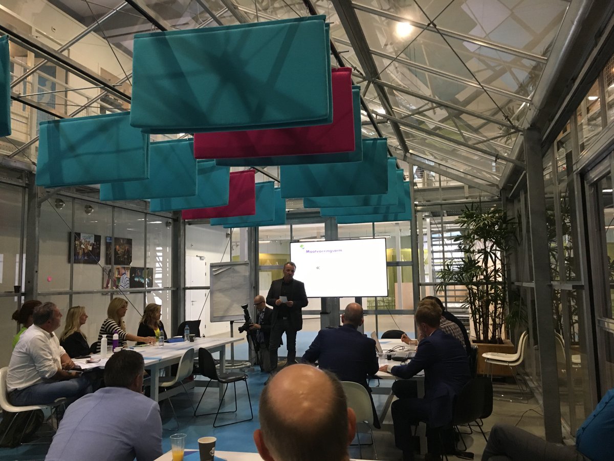FVlaRiviere's tweet photo. 37 inzendingen #tbi #innovatieprijs geweldige pitches gecoached door @YESDelft #pitchcoach frank smallegange https://t.co/Lam5paAIzX