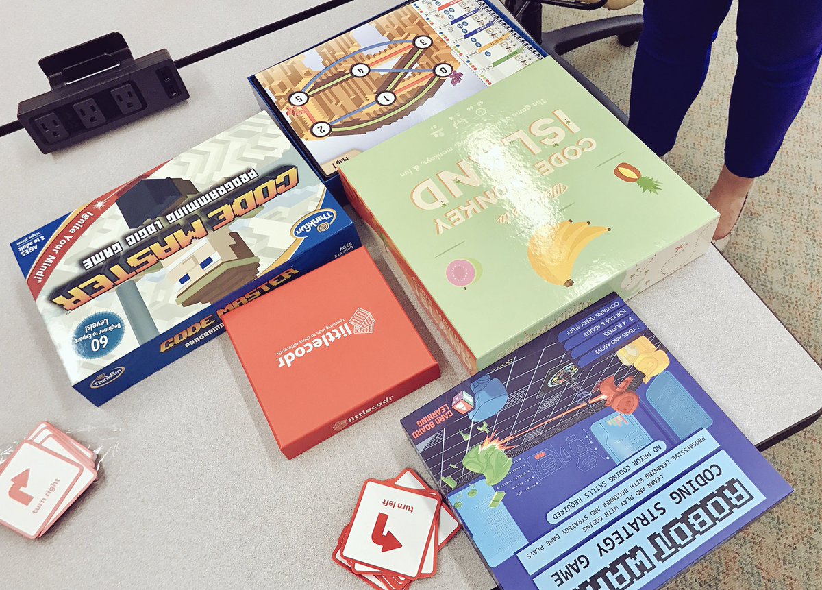 hrollings4's tweet photo. "Becoming a Computer Science Rockstar" @winthropu today! Great session exploring the new #ComputerScienceStandards https://t.co/4geV4zi3CR