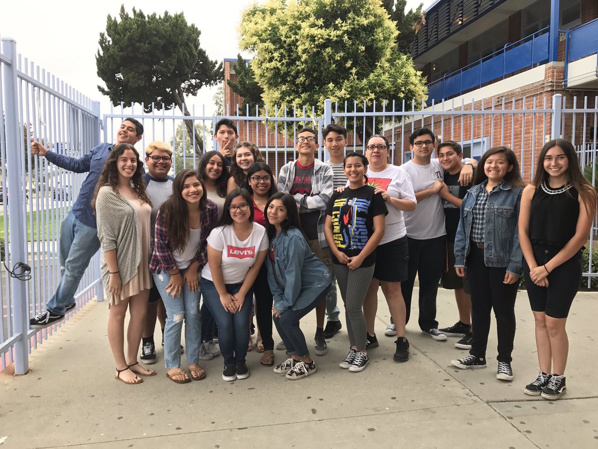dcsan4's tweet photo. Last day of school 😌🎉 #APUSH #0period https://t.co/12QKYDnBfQ