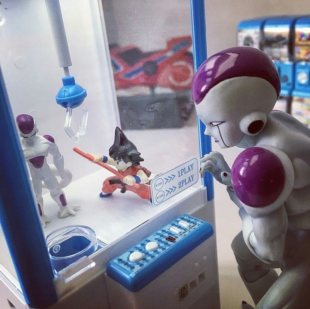 LaunchBoks's tweet photo. Wanna play? Think outside the....Boks :) #dragonball #dragonballz #toeianimation #bandai #bandainamco #goku #freezea #launchboks https://t.co/y2eKkLNv4k