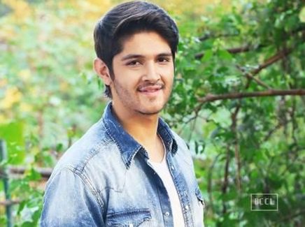 Rohan Mehra to auction outfit for education of underprivileged kids
goo.gl/J6xj8a

<a href="/rohan4747/">Rohan Mehra</a>