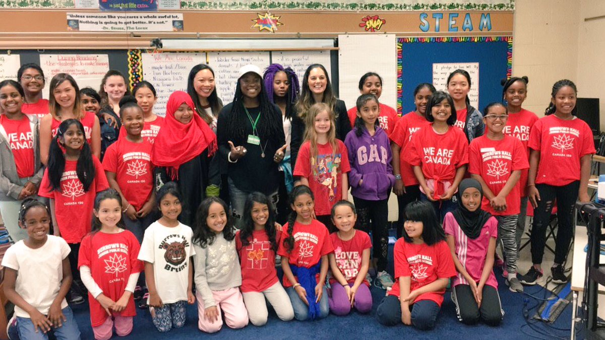 AshleyMckenzieB's tweet photo. working on a special @canada150th mural with these wonderful beings! @WEMovement x @BurrowsHallJPS #scarborough love https://t.co/R6Ab5HEeMg
