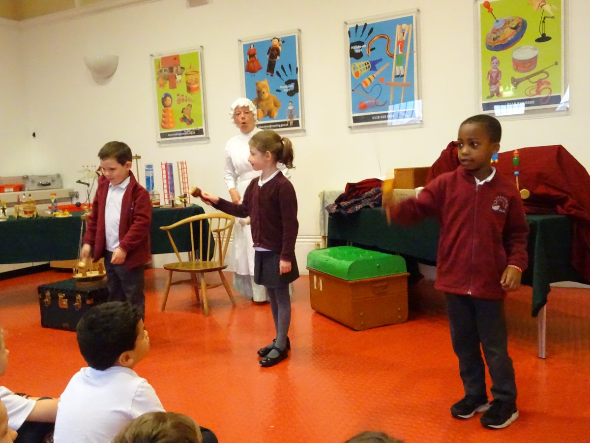 ThamesideSch's tweet photo. YBS had a fab time at Reading Museum today learning about Victorian toys and the local area #YBStps #historytps https://t.co/jMF3mxqRy7