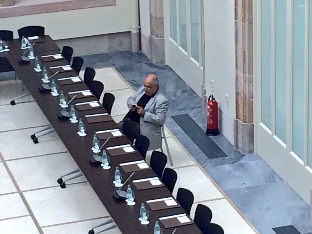 jcorbalan's tweet image. .@quimnadal és el participant més "matiner" de la reunió del Pacte Nacional del #Refèndum.