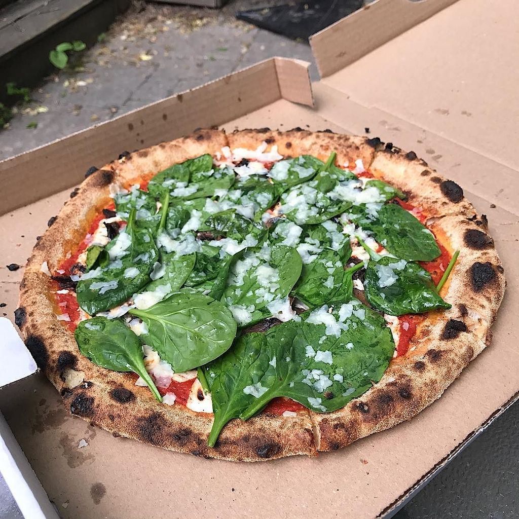 thepeasanttable's tweet image. On Tuesdays all our pizzas are $12 so you can grab one to go and have a picnic at the park ☀️ ift.tt/2qXQT9v