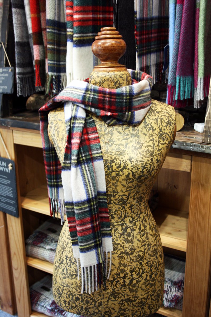 slatehouseshop's tweet photo. We've sold quite a few #lamsbwool #scarves today, for people tackling the #cold wind blowing through #Swansea. #madeinwales #welshwool https://t.co/mwvXm6dxo5