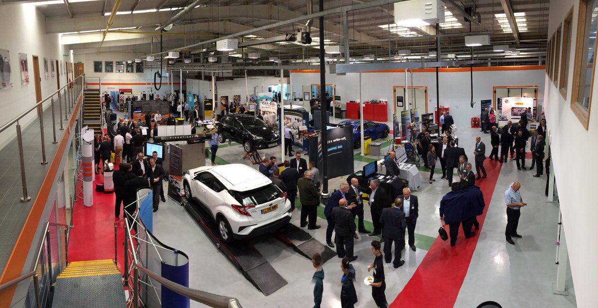 GlassGuide's tweet photo. Thanks to everyone who made @ThatchamRsrch #RepairFocus such a great day. Excellent way to raise money for @BenSupport4Auto. See u in 2018! https://t.co/EvLPWV99KJ