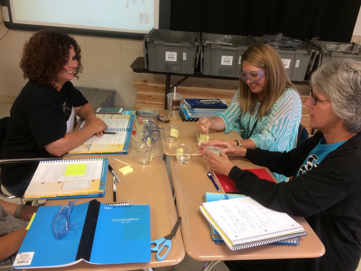 NSMBisonWorks's tweet photo. Jackson County 5th grade science teachers in AMSTI sessions learning about Mixtures &amp; Solutions. #lifeinjacksonco #RollHerd #AMSTI #Year2 https://t.co/0gbniLLlvw