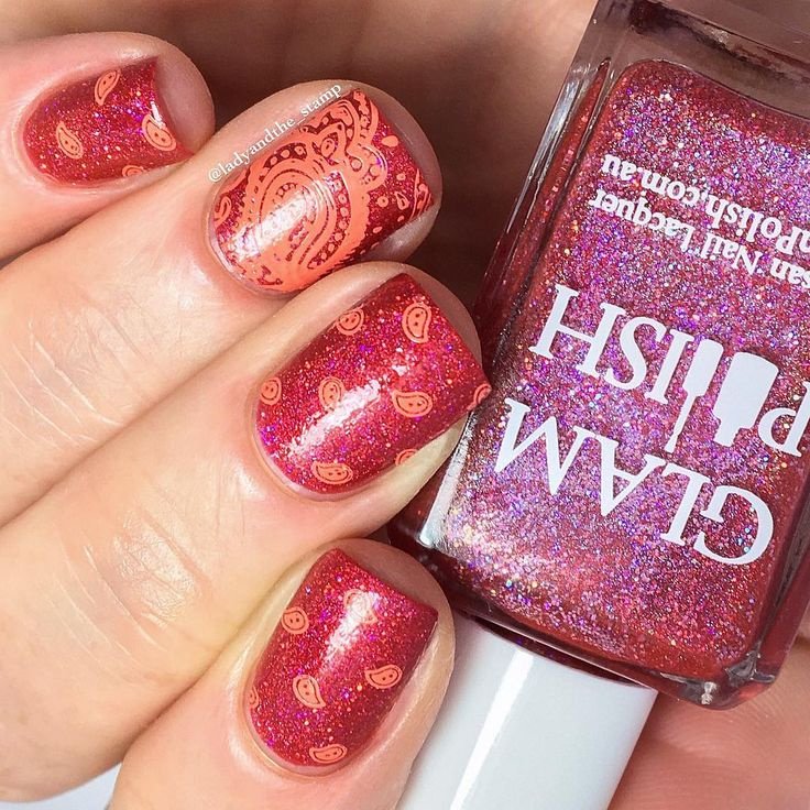 Check out these gorgeous nails by @ladyandthe_stamp from Instagram! Sooo fab! 
messymansion.com.au/pr...