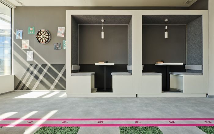 #Workplace #design is integral to any #businessplan because of its impact on the way people work. Read more here: buff.ly/2r6PprK