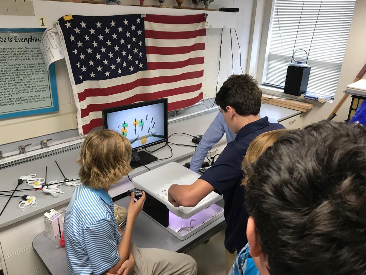 Royster_MS_NA's tweet photo. Fundamentals of laproscopic surgery with Dr. Brooks. https://t.co/mOKBdC4zYG